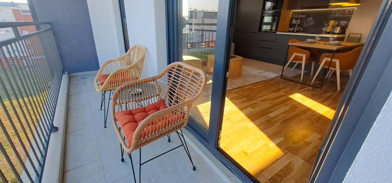 Stylish One Bedroom Apartment Podgorica Bagian luar foto
