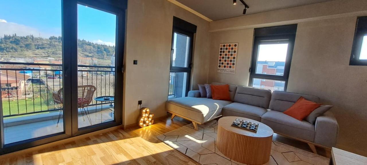 Stylish One Bedroom Apartment Podgorica Bagian luar foto