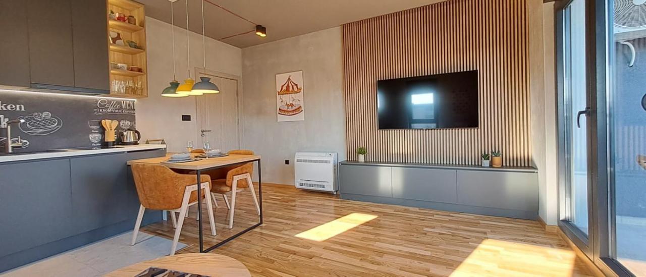 Stylish One Bedroom Apartment Podgorica Bagian luar foto