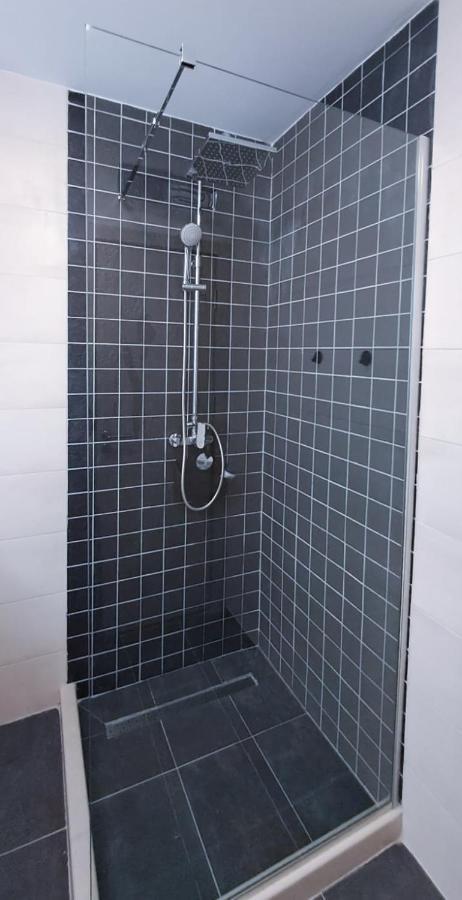 Stylish One Bedroom Apartment Podgorica Bagian luar foto