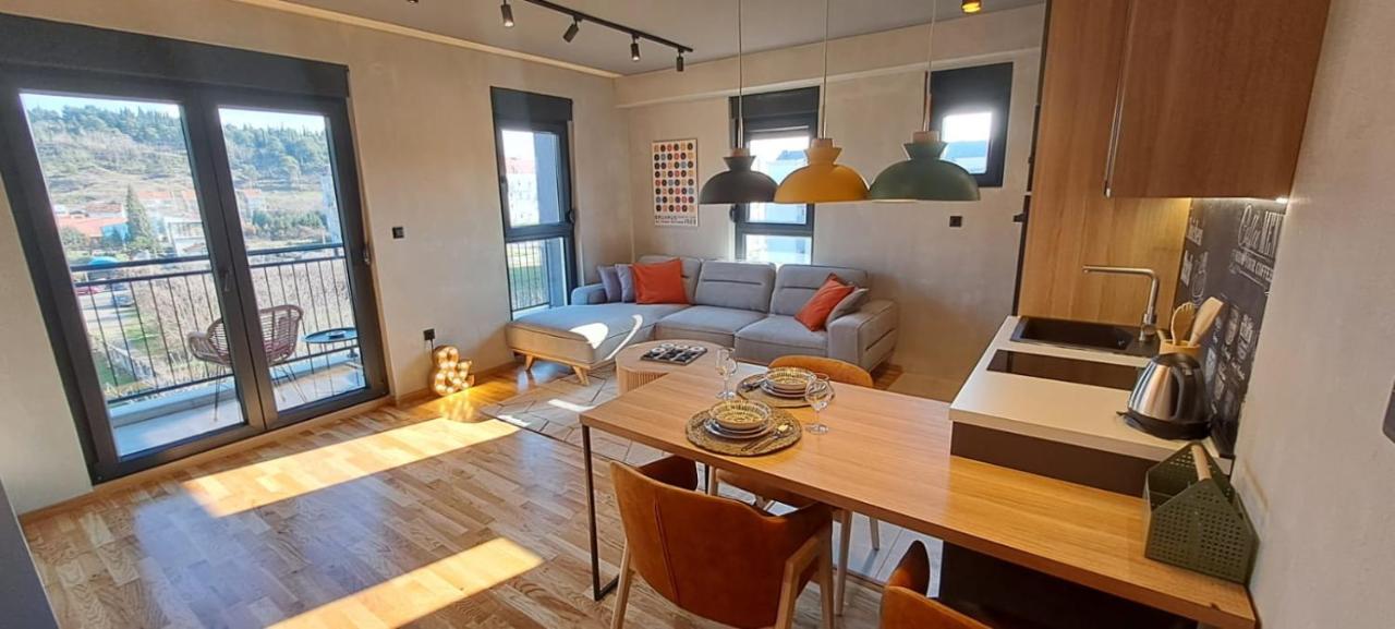 Stylish One Bedroom Apartment Podgorica Bagian luar foto