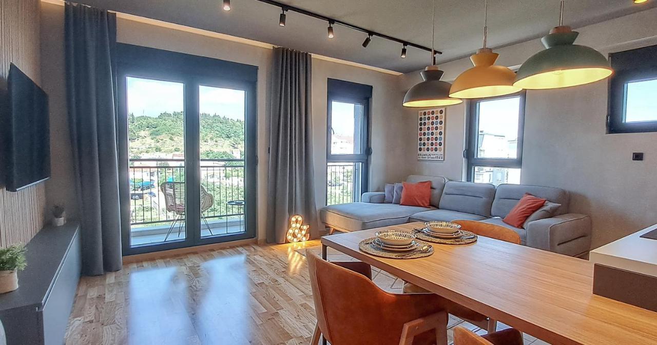 Stylish One Bedroom Apartment Podgorica Bagian luar foto